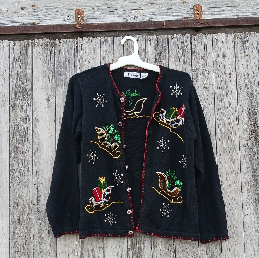 B.P Design Women's Sz S Holiday Animal Print Sleds  Snowflakes‎ Beaded Sweater